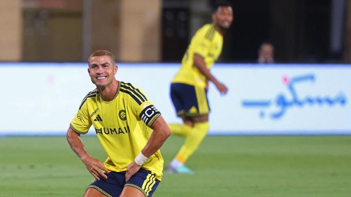 Nassrs Portuguese forward #07 Cristiano Ronaldo reacts during the Saudi Pro League football match between Al-Nassr and Al-Riyadh at the Prince Turki bin Abdul Aziz Stadium in Riyadh on August 21, 2026. (Photo by Fayez NURELDINE / AFP)