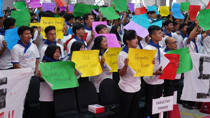 Daya kritis 3.160 Mahasiswa baru (maba) Untag dibakar lewat pengenalan organisasi kemahasiswaan BEM dan DPM saat PPKMB 2026.