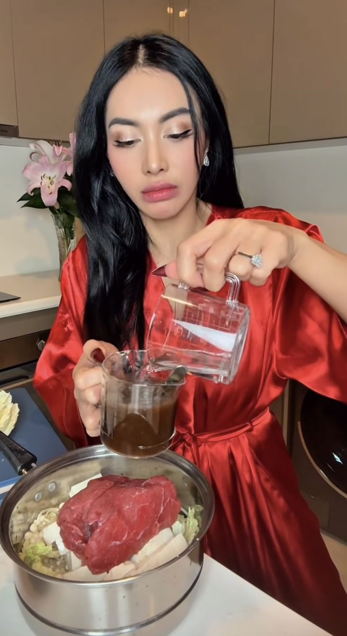 Denada Rajin Bikin Video Masak, Malah Disebut Settingan oleh Netizen