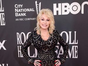 Jahat! Bintang Dolly Parton di Hollywood Walk of Fame Dirusak