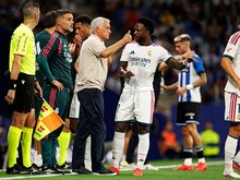 Madrid Didesak Pecat Mourinho, Vinicius Dicadangkan Saja