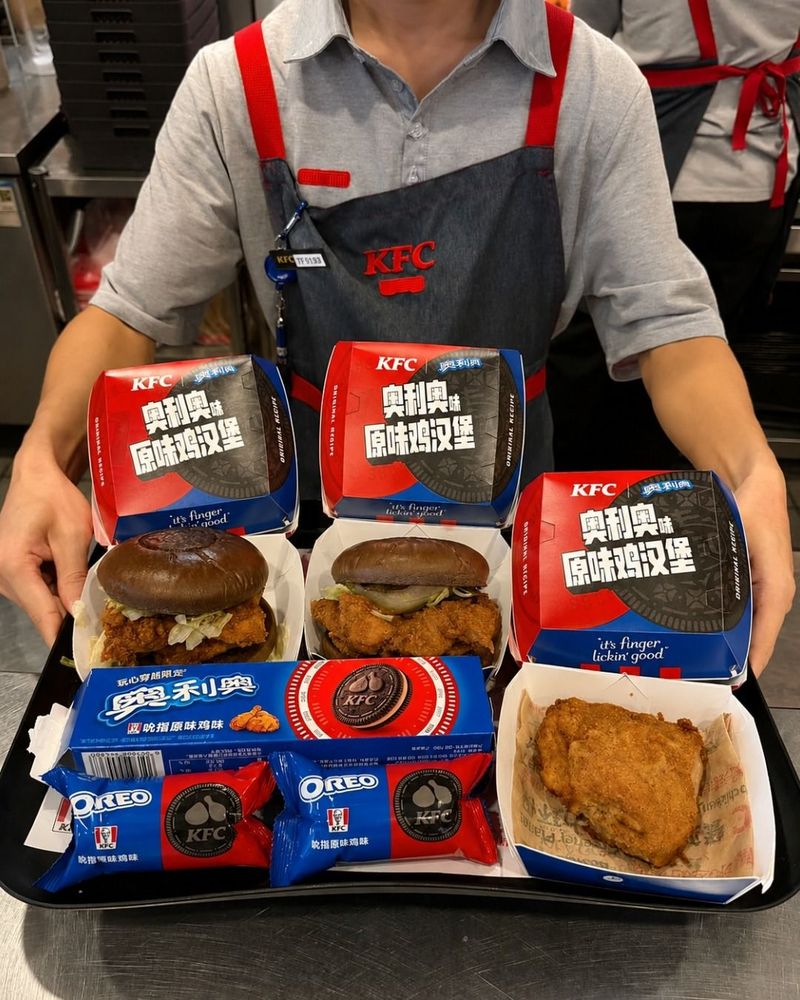 KFC Bikin Burger Oreo, Ada Ayam Goreng hingga Remahan Biskuit! KFC Bikin Burger Oreo, Ada Ayam Goreng hingga Remahan Biskuit!