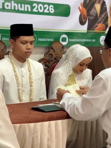Kisah pasangan gen z menikah di KUA Rp 0 viral. Pasangan ini memilih hemat demi fokus pada kehidupan masa depan usai nikah.