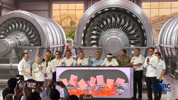 Lahan proyek Pengolahan Sampah menjadi Energi Listrik (PSEL) di Kota Bekasi. Proyek dengan nilai investasi Rp3 Triliun ini bisa mengolah 500.000 ton sampah per tahun, Rabu (26/6/2026). Lahan proyek Pengolahan Sampah menjadi Energi Listrik (PSEL) di Kota Bekasi. Proyek dengan nilai investasi Rp3 Triliun ini bisa mengolah 500.000 ton sampah per tahun, Rabu (26/6/2026). (CNBC Indonesia/Firda Dwi Muliawati)
