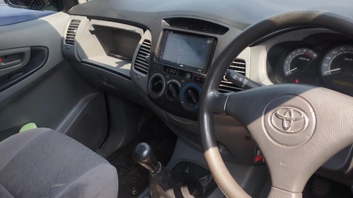 Lelang Kijang Innova mulai Rp 20 jutaan