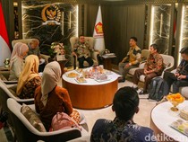 Video: Pimpinan DPR Terima Guru Non-ASN, Bahas Kepastian Status di 2027
