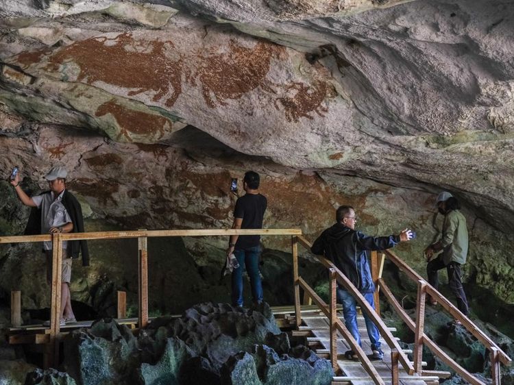 Menjaga Jejak Manusia 67.800 Tahun Lalu di Liang Kabori