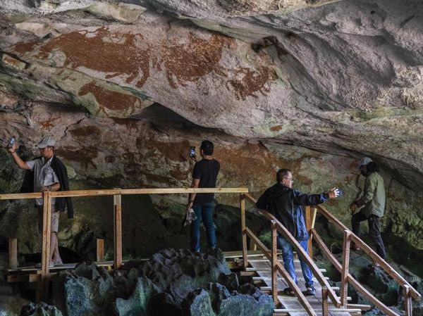 Menjaga Jejak Manusia 67.800 Tahun Lalu di Liang Kabori