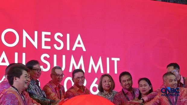 Menteri Koordinator bidang Perekonomian Airlangga Hartarto bersama Menteri Perdagangan Budi Santoso saat konferensi pers di Swissotel PIK Avenue, Jakarta, Rabu (26/8/2026). Menteri Koordinator bidang Perekonomian Airlangga Hartarto bersama Menteri Perdagangan Budi Santoso saat konferensi pers di Swissotel PIK Avenue, Jakarta, Rabu (26/8/2026). (CNBC Indonesia/Martyasari Rizky)