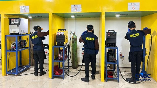 Menteri Pelindungan Pekerja Migran Indonesia (P2MI) Mukhtarudin saat kick off SMK Go Global di Jakarta, Rabu (26/8/2026). (CNBC Indonesia/Elga Nurmutia)