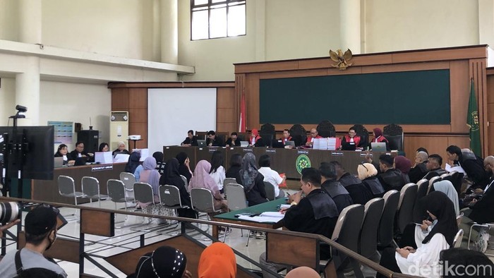 Sejumlah orang tua korban kekerasan anak Daycare Little Aresha bersaksi di sidang, PN Jogja, Rabu (26/8/2026).