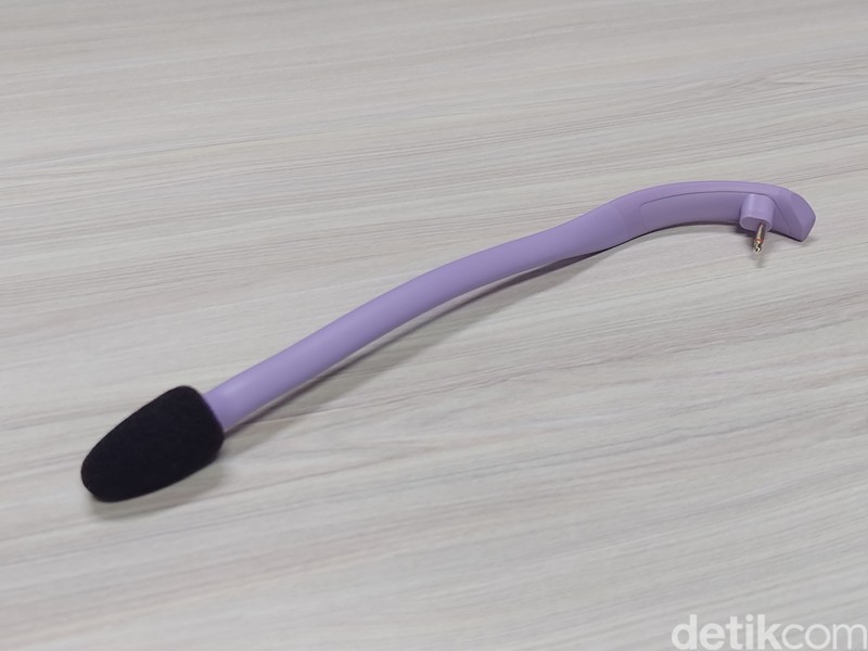 JBL Indonesia resmi meluncurkan JBL Quantum 250, headset gaming terbarunya yang memiliki bobot ringan dan desain ergonomis. Begini penampakannya.