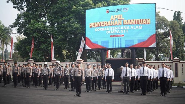 Polres Bogor dan Mahasiswa NTT Salurkan Bantuan Rp 100 Juta