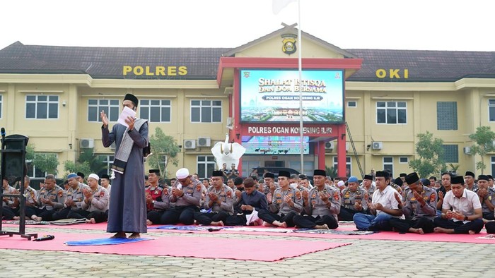 Salat Istisqa di Polres OKI.