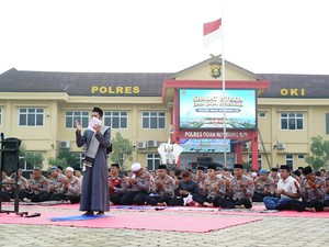 Cegah Karhutla Meluas, Polres OKI Gelar Salat Istisqa