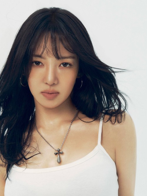 Teaser foto Hyoyeon untuk debut SNSD-HyoRiSoo.