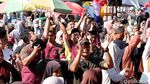 Melihat Keseruan Tradisi Tebar Koin di Ponorogo