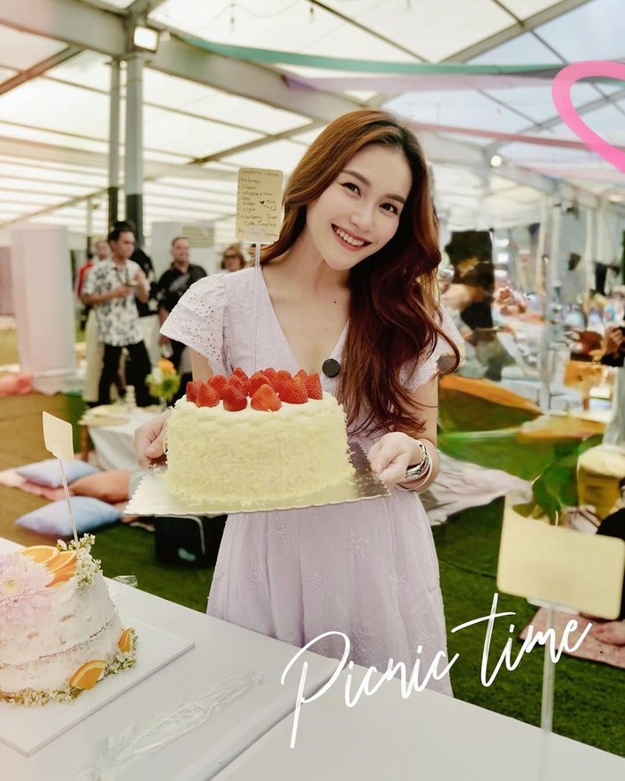 Ayu Ting Ting kulineran di Depok