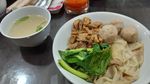 10 Mie Ayam Legendaris di Jakarta Eksis Puluhan Tahun, Ada yang Sejak 1958
