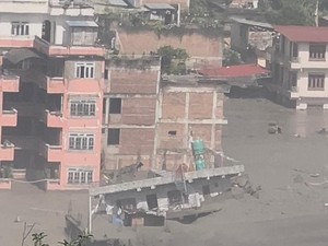 Ngerinya Banjir Bandang di Nepal