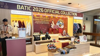 Peserta BATIC 2026 juga bisa membeli merchandise official untuk buah tangan. Foto: Adi FR/detikINET