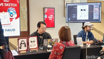 Ada pula booth pembuatan sketsa oleh seniman. Foto: Adi FR/detikINET