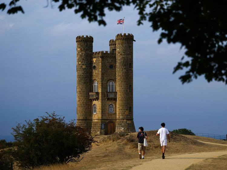 Broadway, Desa Cantik Cotswolds yang Dikaitkan dengan Rumah Baru Harry-Meghan