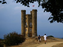 Broadway, Desa Cantik Cotswolds yang Dikaitkan dengan Rumah Baru Harry-Meghan