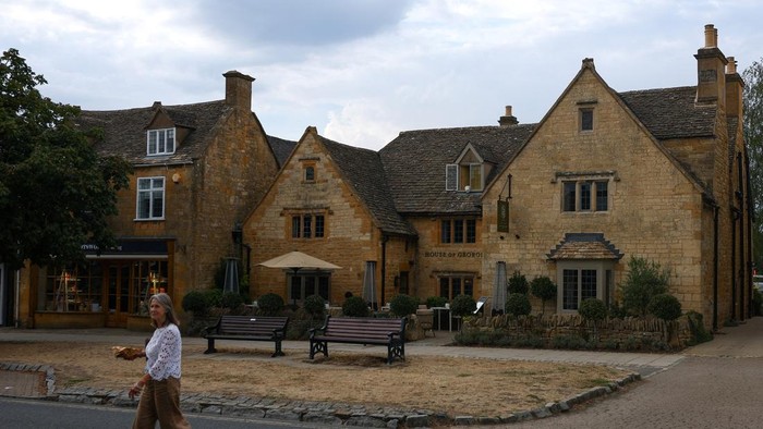 A drone view of Broadway, a village in the Cotswolds region of Britain, August 26, 2026. There have been reports that Prince Harry and Meghan, the Duke and Duchess of Sussex, have returned to Britain and are rumoured to be moving to the Cotswolds. REUTERS/Hannah McKay