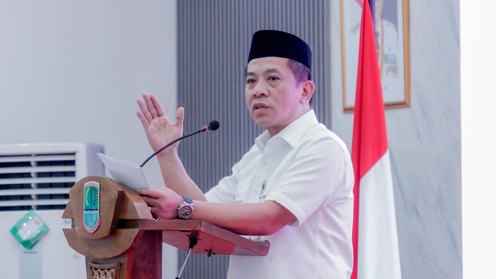 Bupati Karawang Aep Syaepuloh