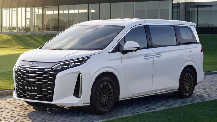 BYD M9