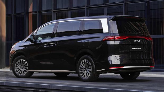 BYD M9