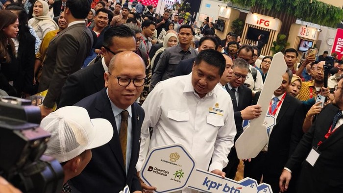 CEO Badan Pengelola Investasi (BPI) Danantara Rosan Roeslani dan Menteri PKP Maruarar Sirait