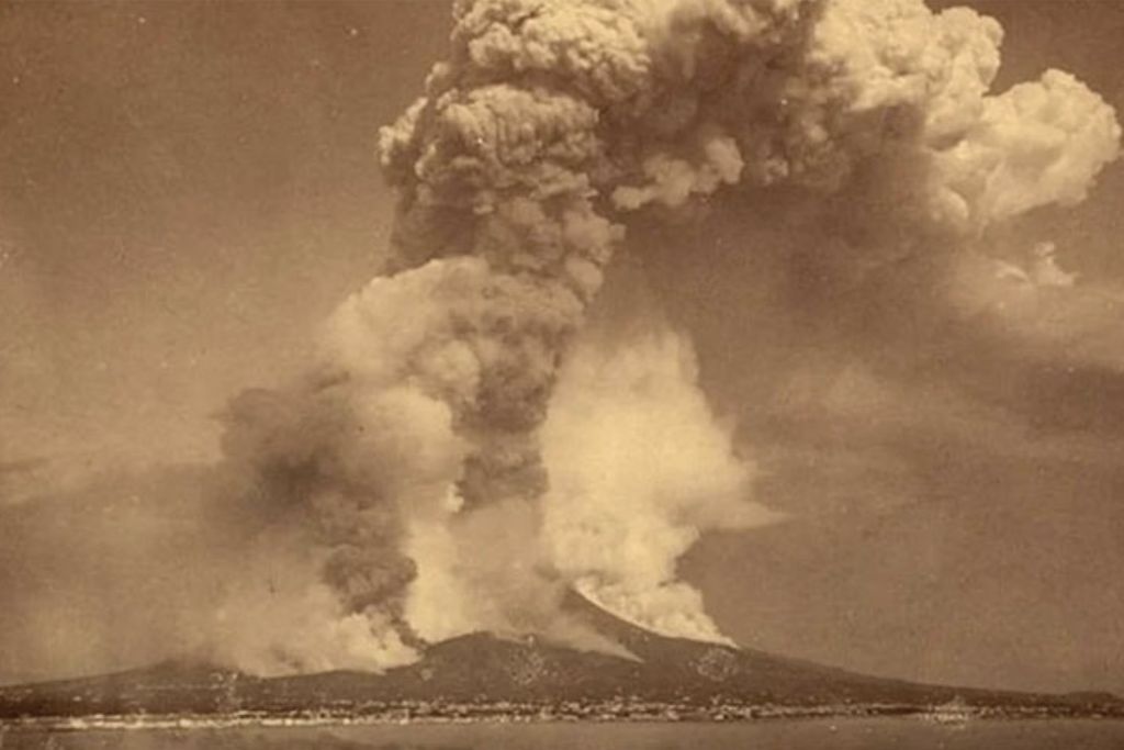 Gunung Krakatau meletus tahun 1883. (Dok. Histority)