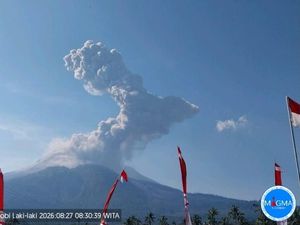 Gunung Letowobi Meletus Pagi Ini, Larantuka Bergetar Mirip Gempa