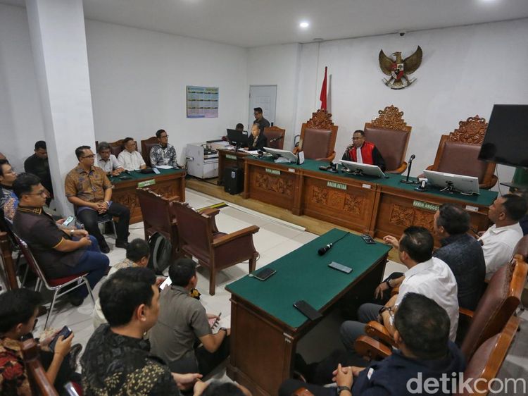 Hakim Tolak Praperadilan Febrie, Penggeledahan hingga Status Tersangka Sah