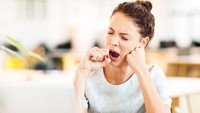 Sering Mengantuk Setelah Makan? Ini 8 Penyebab dan Cara Mengatasinya