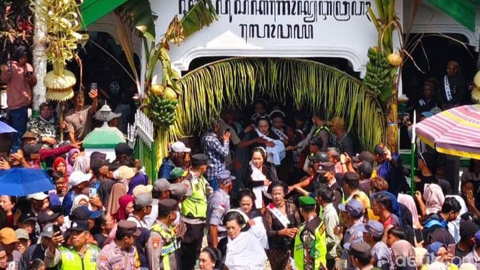 Jamasan Gong Pradah Blitar