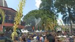 Melihat Jamasan Gong Kiai Pradah Blitar, Warga Berebut Air Bekas Ritual