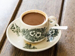 Jangan Bingung Lagi! Ini Beda Kopi O, Kopi C, dan Kopi Peng di Kopitiam