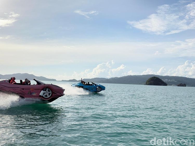 Naik Mobil Sport Tapi Bisa Ngebut di Laut!