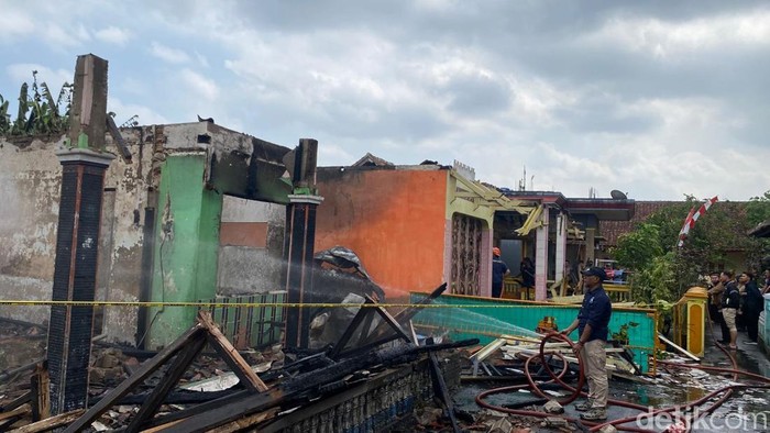 Kebakaran di Kampung Rahayu, Kelurahan Sukahurip, Kecamatan Tamansari Kota Tasikmalaya, Kamis (27/8/2026) siang.