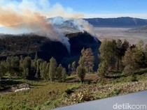 Api di Gunung Bromo Dekati Homestay dan Jembatan Kaca
