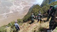 Kebakaran Bromo Mulai Terkendali, Ratusan Petugas Turun Tangan