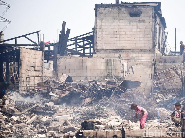 Kebakaran Hanguskan 60 Rumah di Muara Angke
