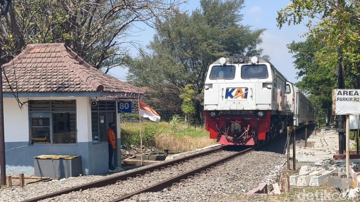 Kereta api di Sidoarjo