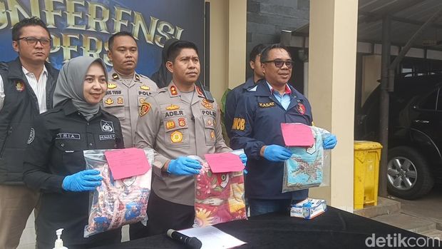 Konferensi pers kasus pencabulan di Mapolres Tasikmalaya.