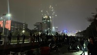 Lalin di Depan Gedung DPR Masih Ditutup Malam Ini