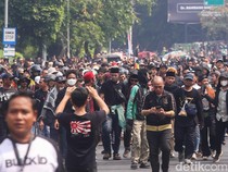 Video: Massa AMPB Bubarkan Diri Usai Audiensi dengan DPR RI