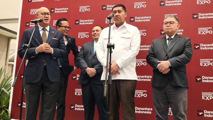 Menteri PKP Maruarar Sirait beserta para pejabat Danantara di Danantara Housing Expo 2026
